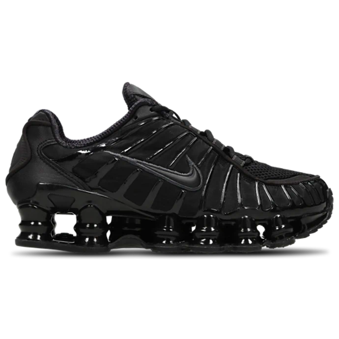 Vysoké černé tenisky, Nike, Footlocker, 3 100 Kč  