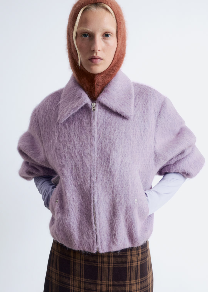 nědá balaklava z česaného kašmírů, &Other stories, H&M, 1 990 Kč 
