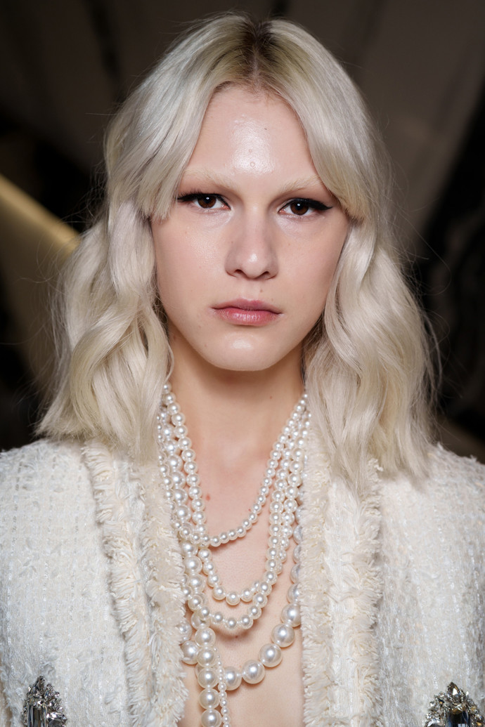  Bleached brows - inspirace z přehlídky Philipp Plein 