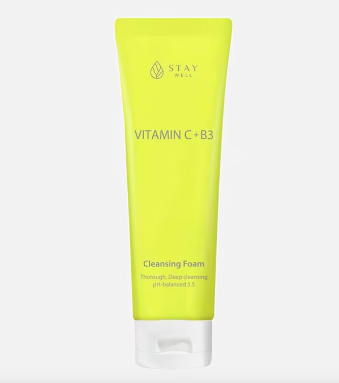  Čisticí pěna Vitamin C+B3 Cleanser, Stay Well, prodává Douglas.cz, 365 Kč 