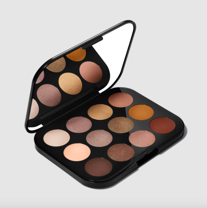  Paleta očních stínů Connect in Colour Eye Shadow Palette: Unfiltered Nudes, M.A.C, 1 900 Kč