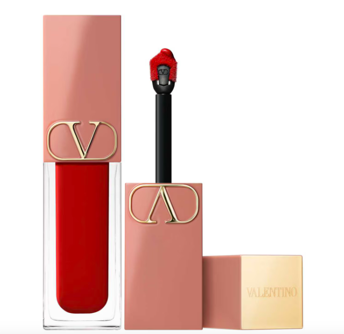  Barva na tváře a rty Liquirosso, Valentino, prodává Sephora, 990 Kč 