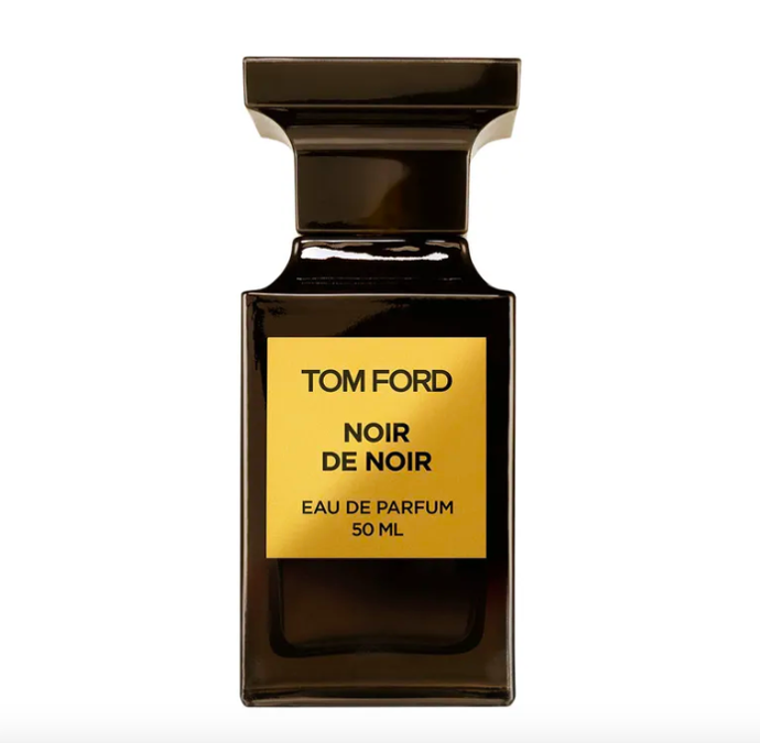  Noir de Noir, Tom Ford, prodává Sephora, 6 700 KčTento parfém Tom Ford podle značky dokonale vystihuje ženskou-mužskou dualitu: květinové tóny se v něm prolínají se zemitým černým lanýžem, pačuli a oudem, které jsou postavené na základu z hřejivé vanilky.