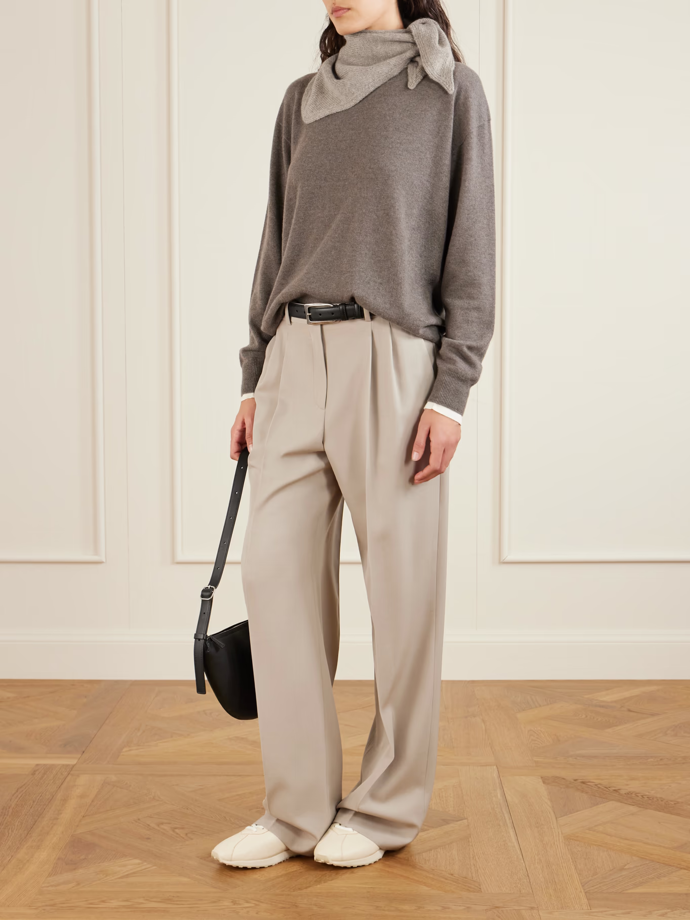 Šátek, The Row, Net-a-porter, €730