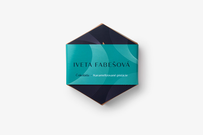 Čokoláda - karamelizované pistácie