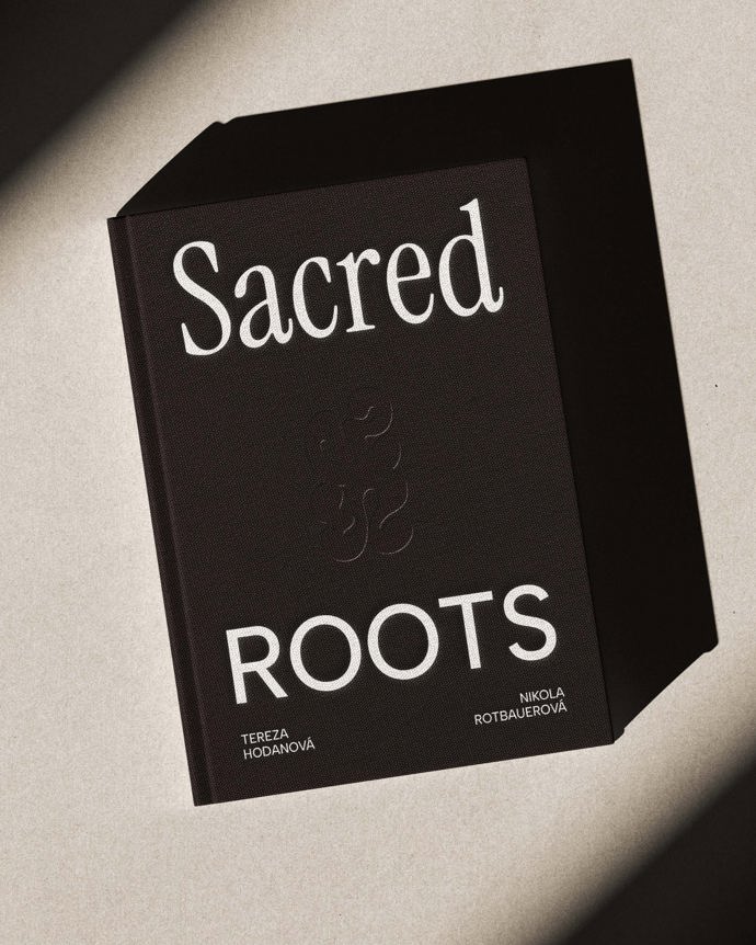 Sacred Roots ✷ sezónní průvodce, Sacred Roots, 888 Kč