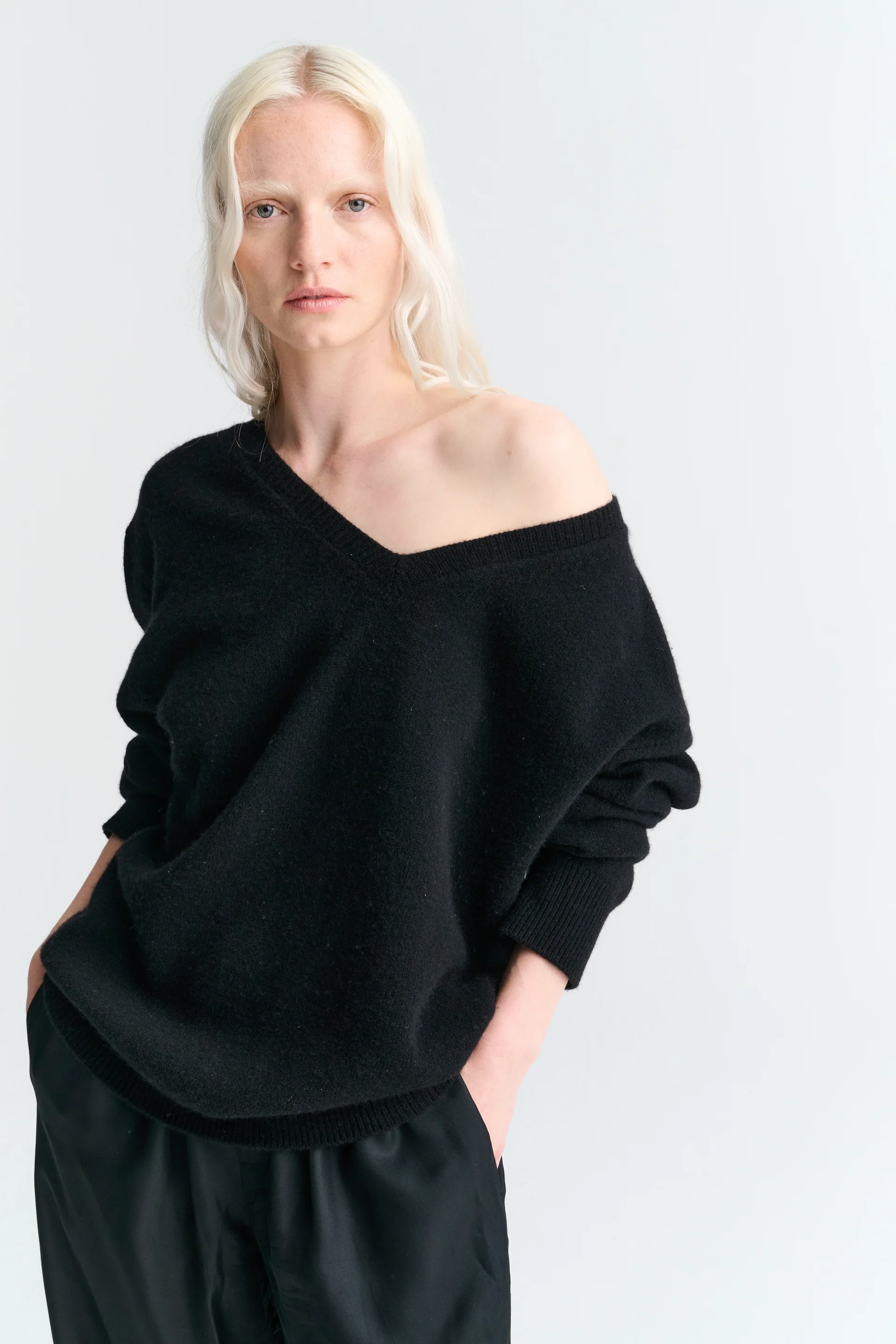 V-neck, Rhea, 7.373 Kč V-neck, Rhea, 7.373 Kč
