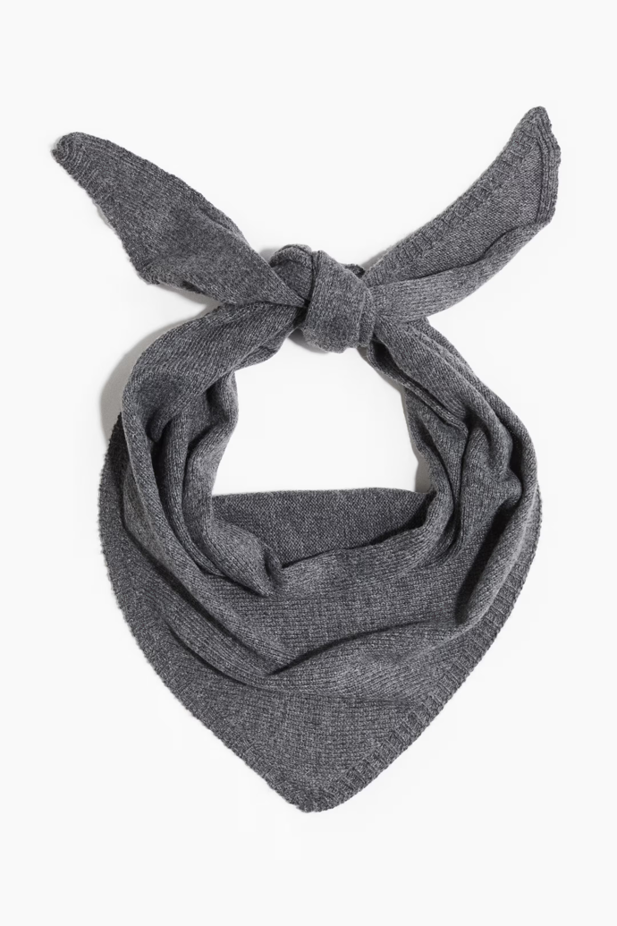 Šátek, H&M, 319 Kč