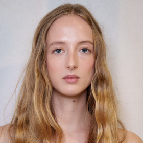 Brassy hair inspirace z přehlídek Brassy hair inspirace z přehlídek