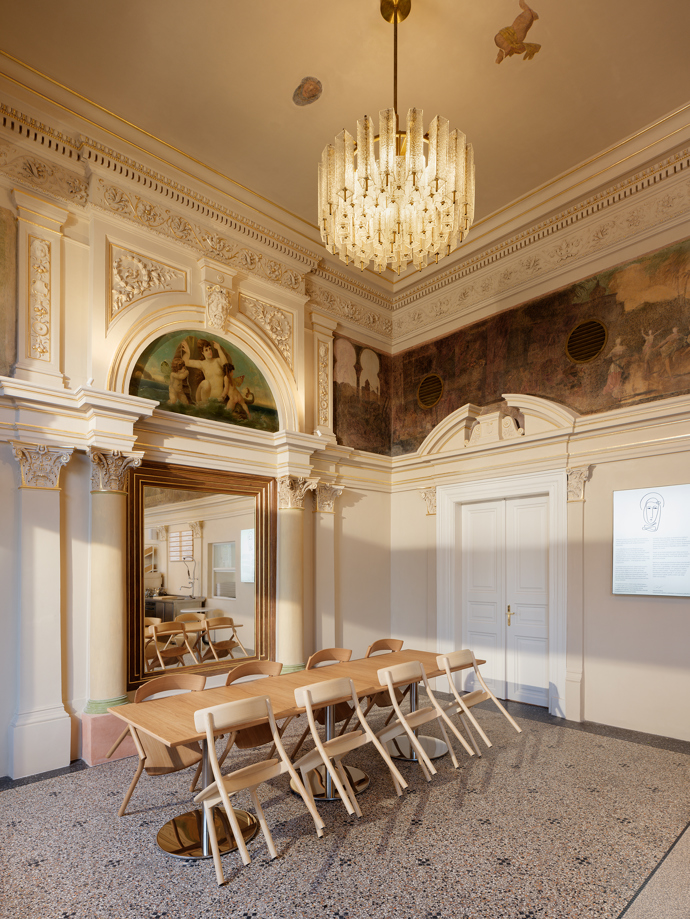 DENISA STRMISKOVÁ STUDIO - interiér Antonínova pekařství (Náměstí Míru, Praha), kategorie interiérový designér*ka roku