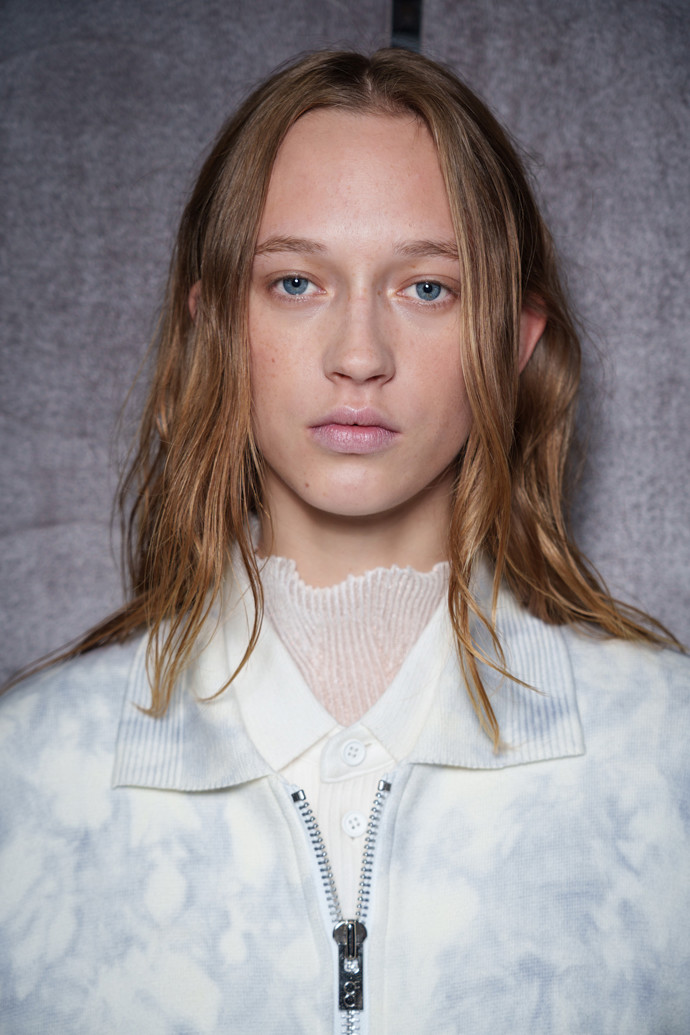 Brassy hair inspirace z přehlídek