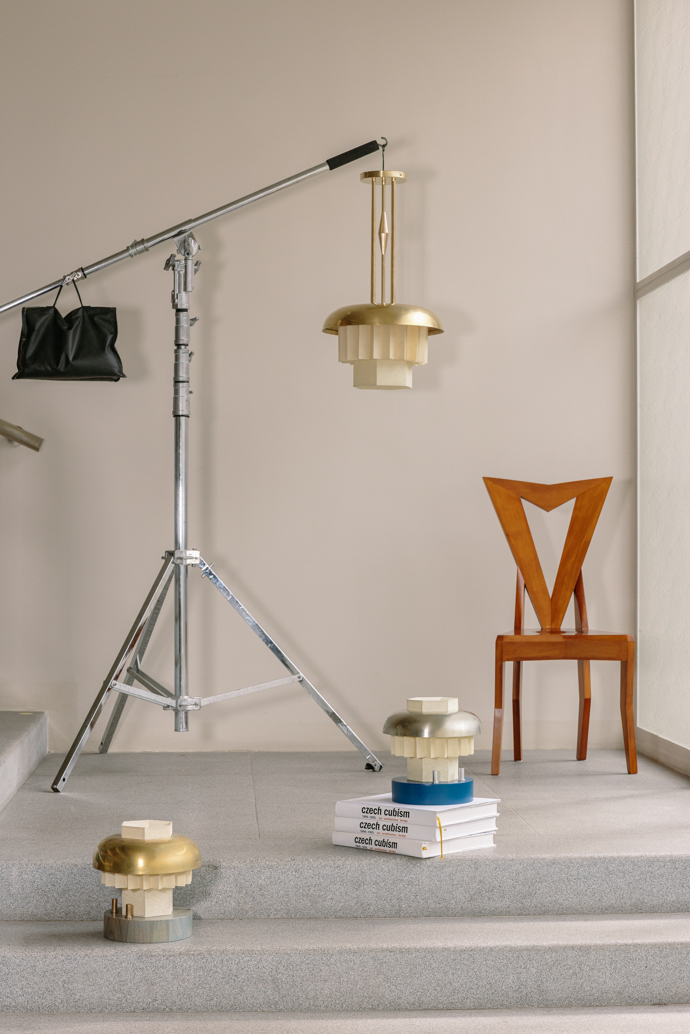 JIŘÍ KREJČIŘÍK - svítidla Emílie a Emil (Modernista), kategorie osvětlení, nábytek (krom sedacího), designér*ka roku