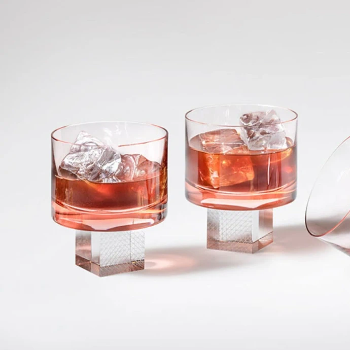  Set designových sklenic od Lukáše Houdka, Cube whiskey sklenice, shop Kunsthalle Praha, 6000 Kč