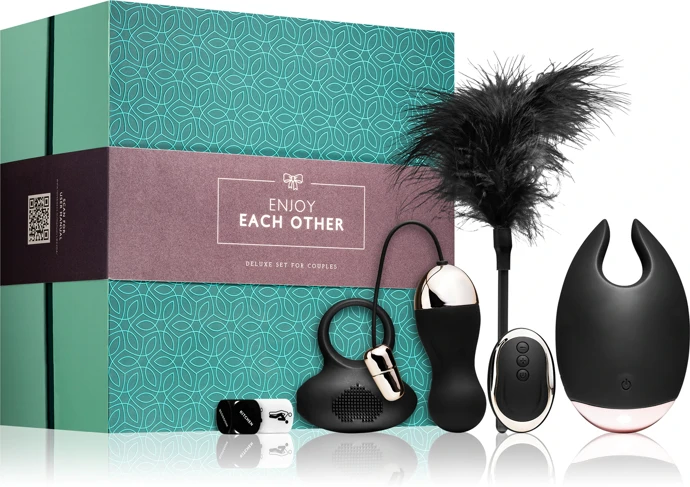  Sada erotických pomůcek Romantic Couples Box, LoveBoxxx, prodává Notino, 1805 Kč