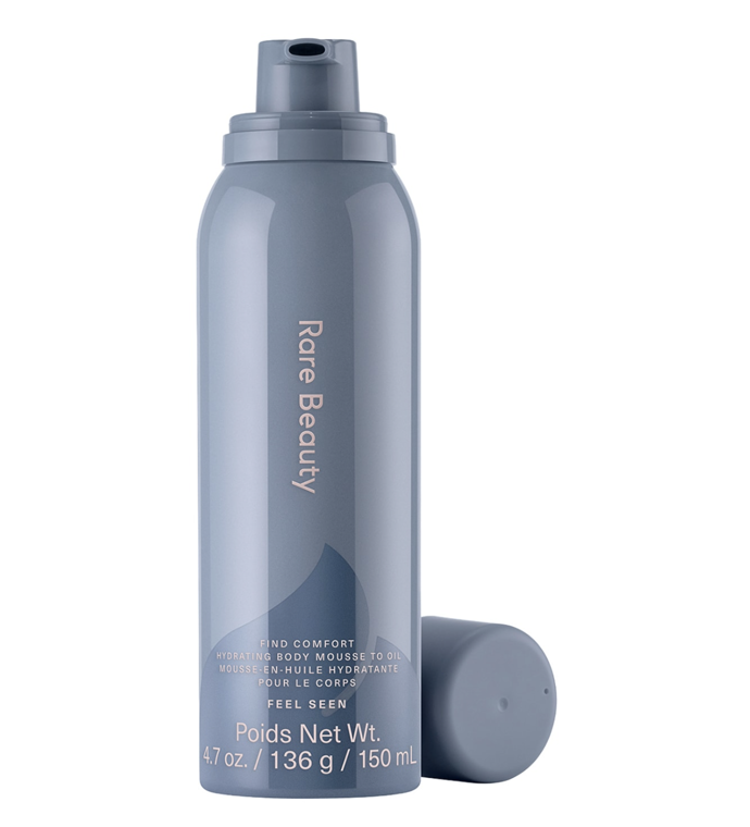  Hydratační olejová tělová pěna Find Comfort Feel Seen, Rare Beauty, Sephora, 840 Kč