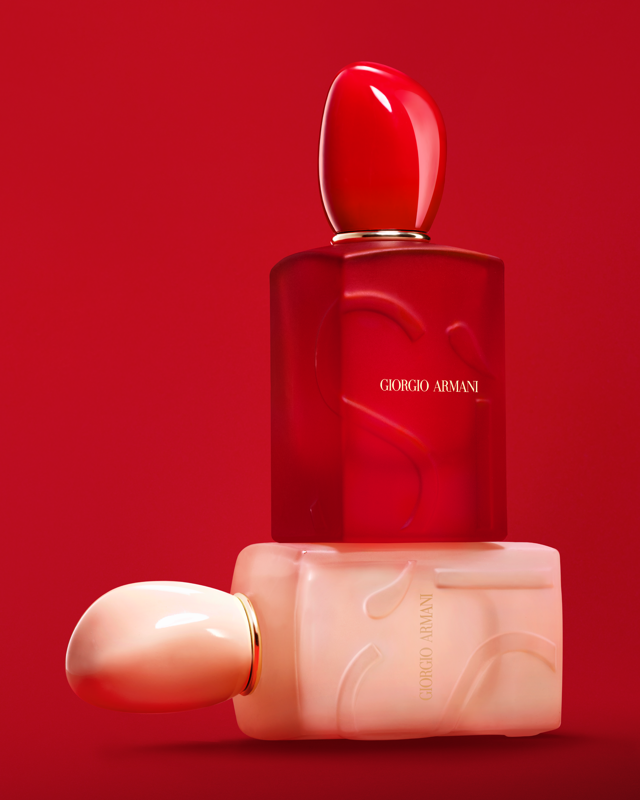 Vůně Sì Nude Bloom a Sì Passione Red Bloom, Giorgio Armani, od 3 490 Kč Vůně Sì Nude Bloom a Sì Passione Red Bloom, Giorgio Armani, od 3 490 Kč