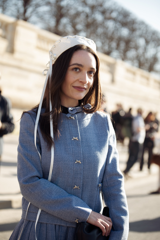  Headpieces na ulicích Paříže během fashion weeku 