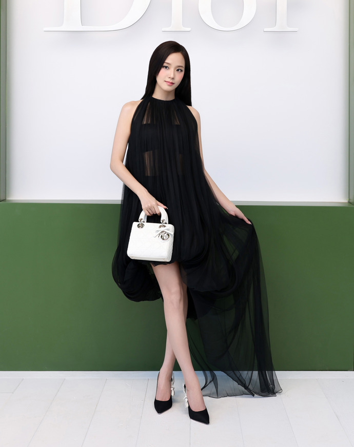   Jisoo na Paris Fashion Week FW 2026/27