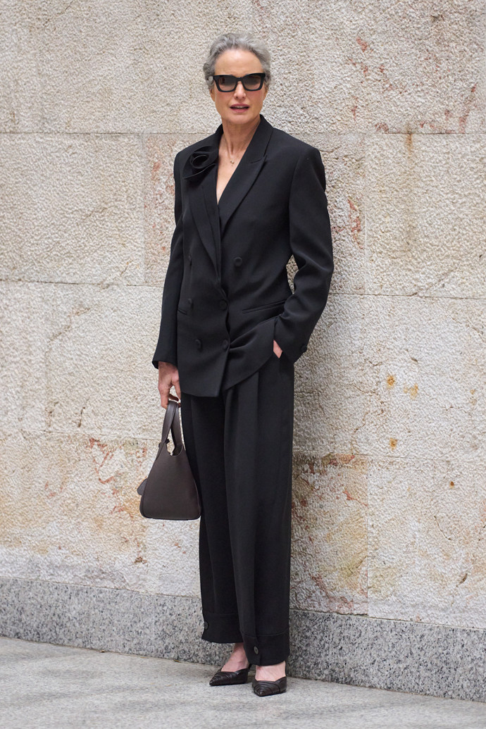  Andie MacDowell na přehlídce Giorgio Armani