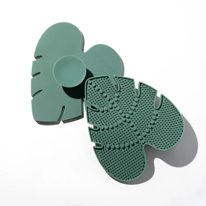  Čisticí podložka na štětce Makeup Brush Cleansing Pad, EcoTools, prodává Notino, 179 Kč 