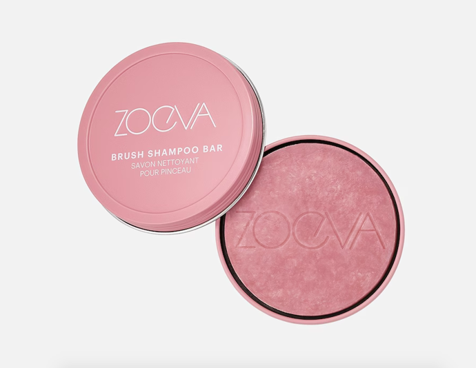  Tuhý čistič štětců Brush Cleanser Soap Bar, Zoeva, prodává Douglas, 359 Kč