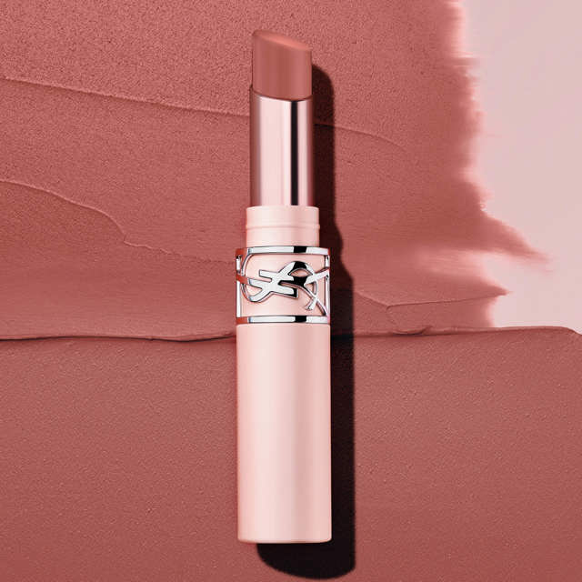Rtěnka YSL Lovenude Lip Blusher, YSL, 1 350 Kč Rtěnka YSL Lovenude Lip Blusher, YSL, 1 350 Kč