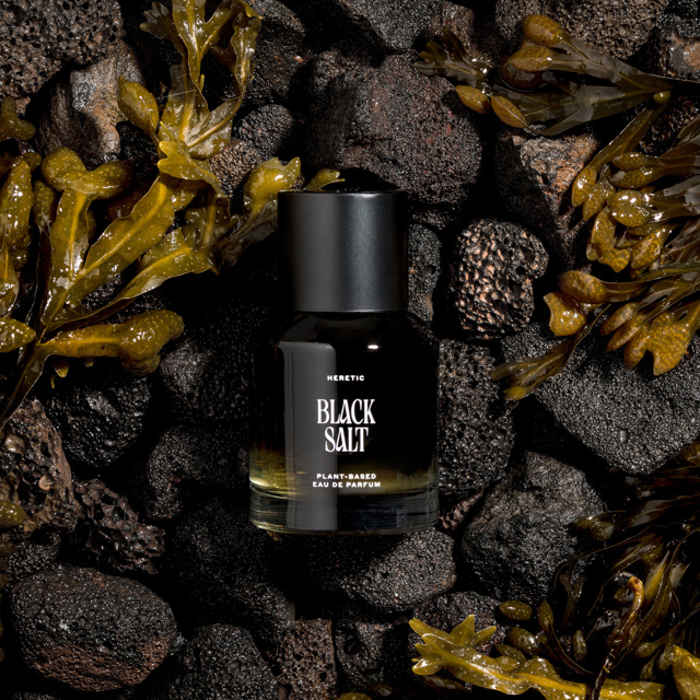  Black Salt, Heretic Parfums, prodává Líčírna Organics, 4 290 Kč.
