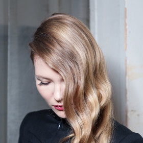  Milk tea hair inspirace