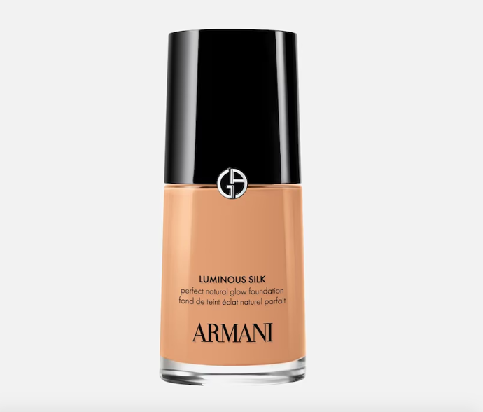  Luminous Silk, Armani Beauty, prodává Douglas, 1 999 Kč 