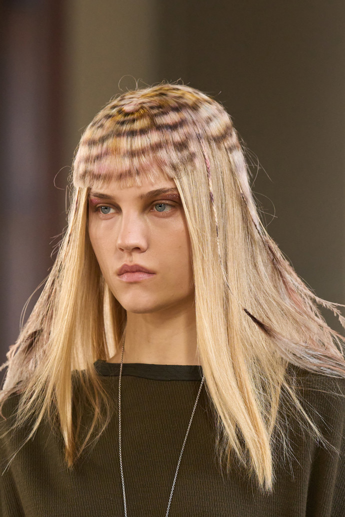  Fantasy hair na přehlídce Kiko Kostadinov