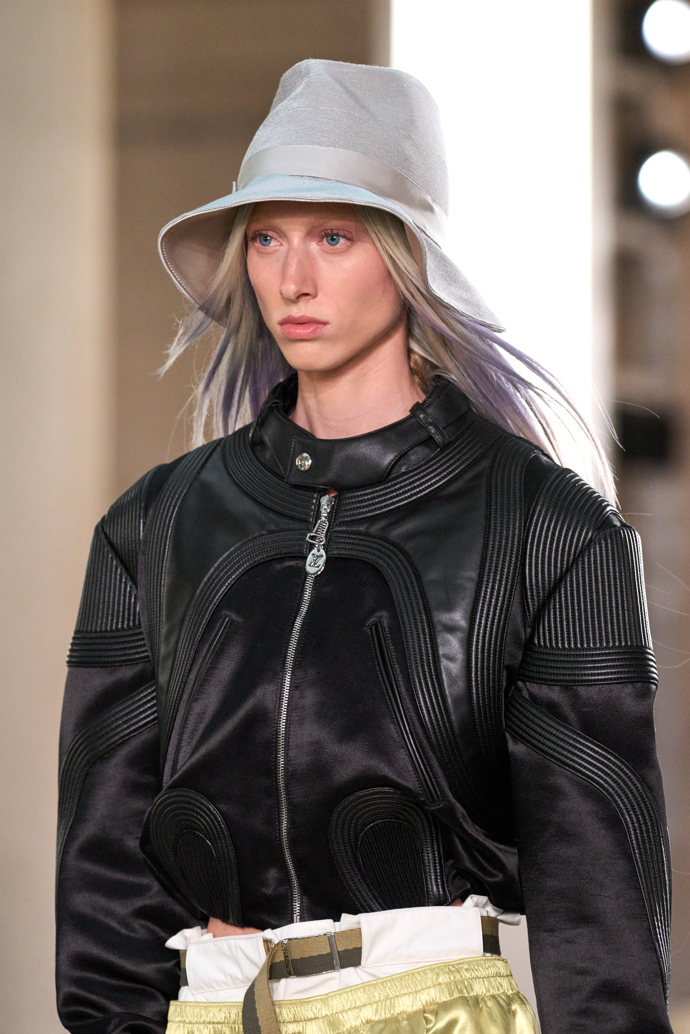  Fantasy hair na přehlídce Louis Vuitton Cruise 2027