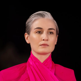 Inspirace na grey hair z přehlídkových mol Inspirace na grey hair z přehlídkových mol