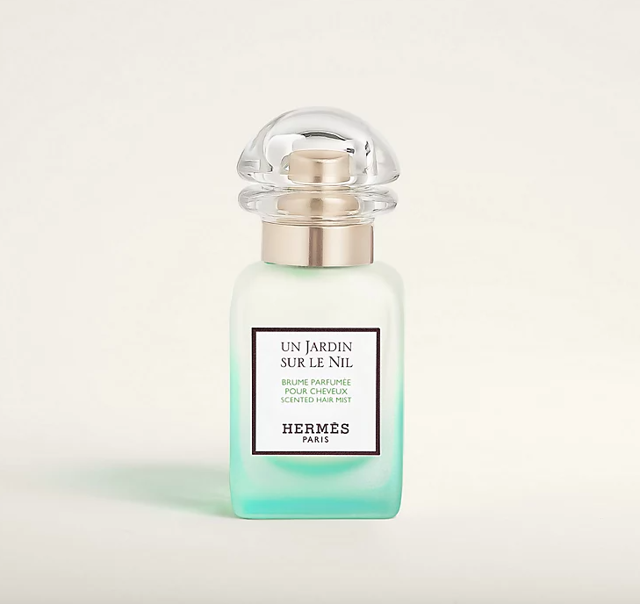  Un Jardin sur le Nil Hair Mist, Hermès, 1 535 Kč 
