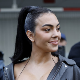 Sleek Ponytail v podání georginy Rodriguez Sleek Ponytail v podání georginy Rodriguez