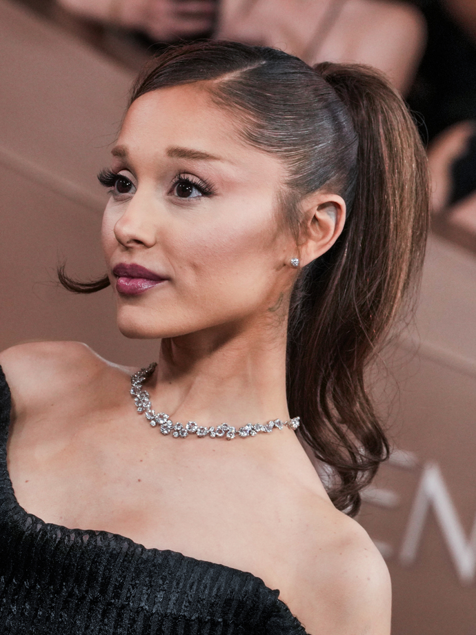  Ariana Grande a její signature power pony
