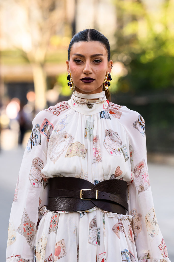  Sleek Ponytail jaký nosí Kendall Jenner