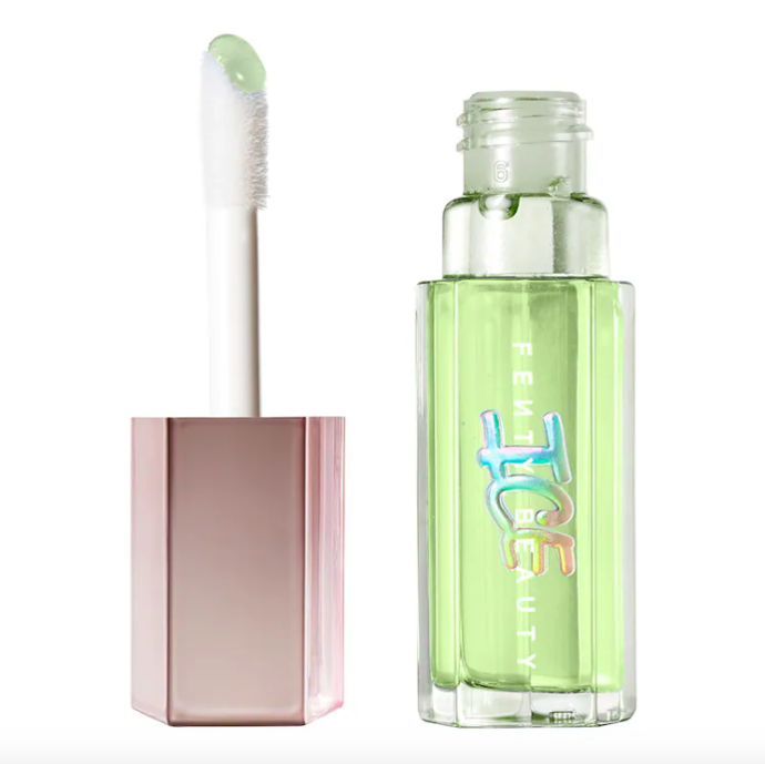  Osvěžující lesk na rty Gloss Bomb Ice Fruitz, Fenty Beauty, prodává Sephora, 730 Kč