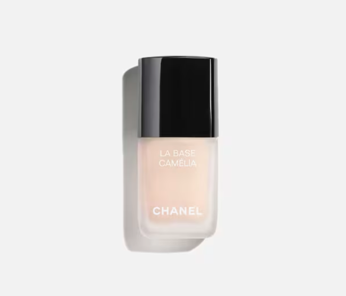  Podkladový lak na nehty La Base Camelia, Chanel, 949 Kč