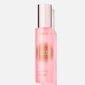 Skin Idôle Makeup Magnet, Lancôme, 899 Kč Skin Idôle Makeup Magnet, Lancôme, 899 Kč