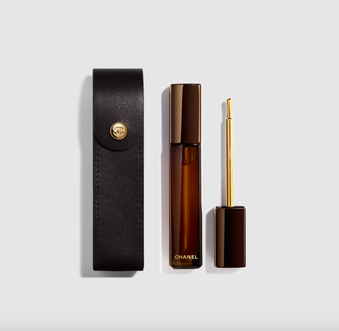  Sublimage L’Extrait Huile Lèvres, Chanel, 8 000 Kč