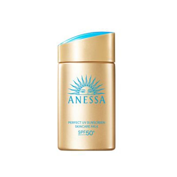 JaponskoKultovní Shiseido Anessa Perfect UV Sunscreen Skin Care Milk SPF50+ PA++++ (cca 15 dolarů, Stylevana.com) spoléhá na technologii Aqua Booster: čím víc se potíte nebo čím vlhčeji je venku, tím víc se ochranný film posiluje, takže funguje přesně naopak, než byste u sunscreenu čekaly.