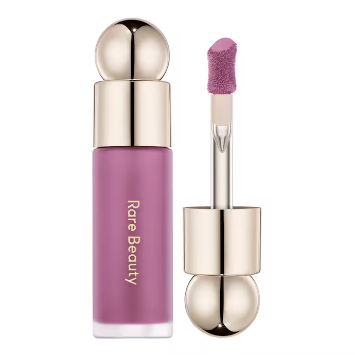 Rare Beauty Soft Pinch – Tekutá tvářenka, odstín Spirited, 7,5 ml, 760 Kč, prodává Sephora.