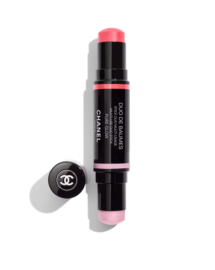 Chanel Duo de Baumes, odstín 08 Pure Glow, 1 600 Kč, prodává Chanel.