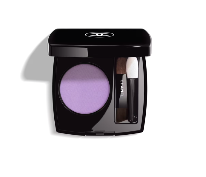 Chanel Ombre Essentielle oční stíny, odstín 232 – Lilas Poudré, 1 100 Kč, prodává Chanel.