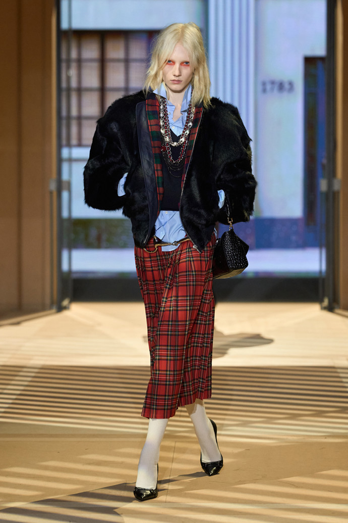 Gucci SS27