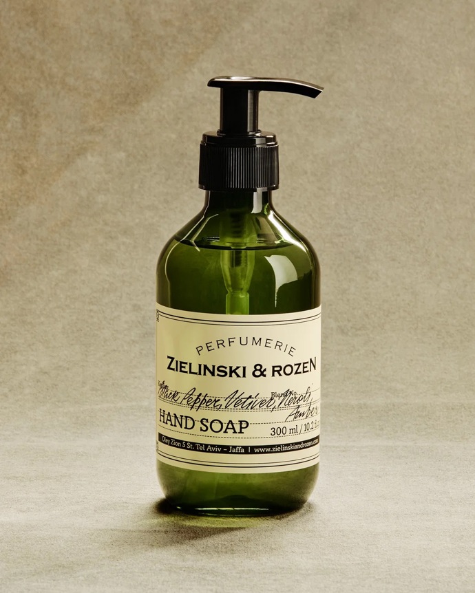 Zielinski & Rozen Black Pepper, Vetiver, Neroli, Amber Liquid Soap, 300 ml, 21 €, prodává Zielinski & Rozen.