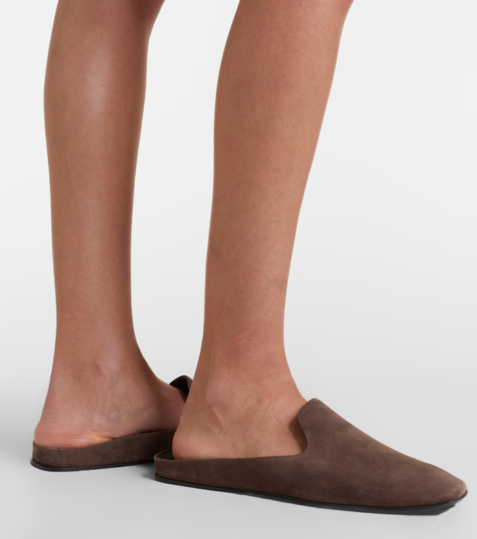 Mules, Max Mara, MyTheresa, € 455