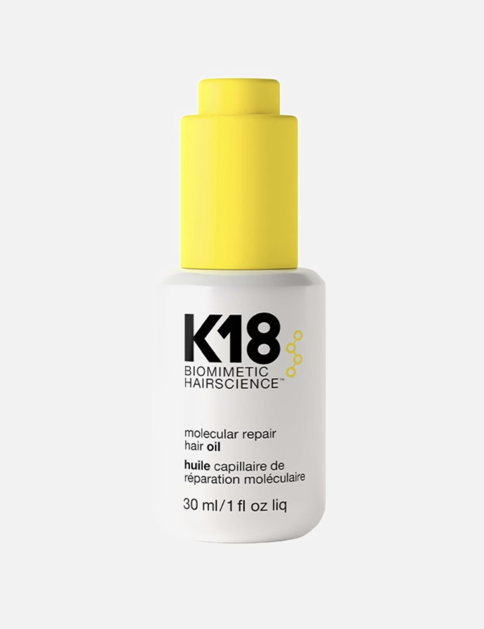 K18 Molecular Repair Hair Oil, 30 ml, 2 100 Kč, prodává Douglas.