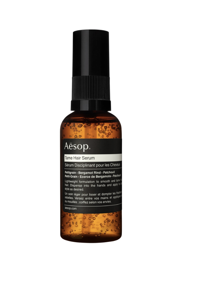 Aesop Tame Hair Serum, 60 ml, 830 Kč, prodává Ingredients Store.