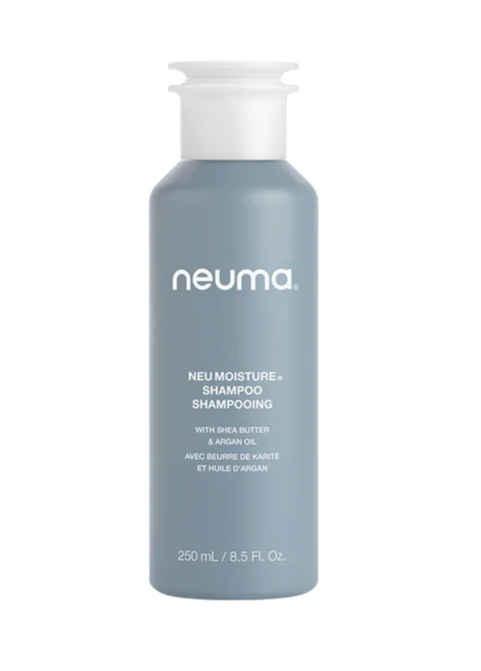 Neuma Neu Moisture Shampoo, šampon pro hydrataci a výživu, 250 ml, 943 Kč, prodává eshop.neuma.cz.